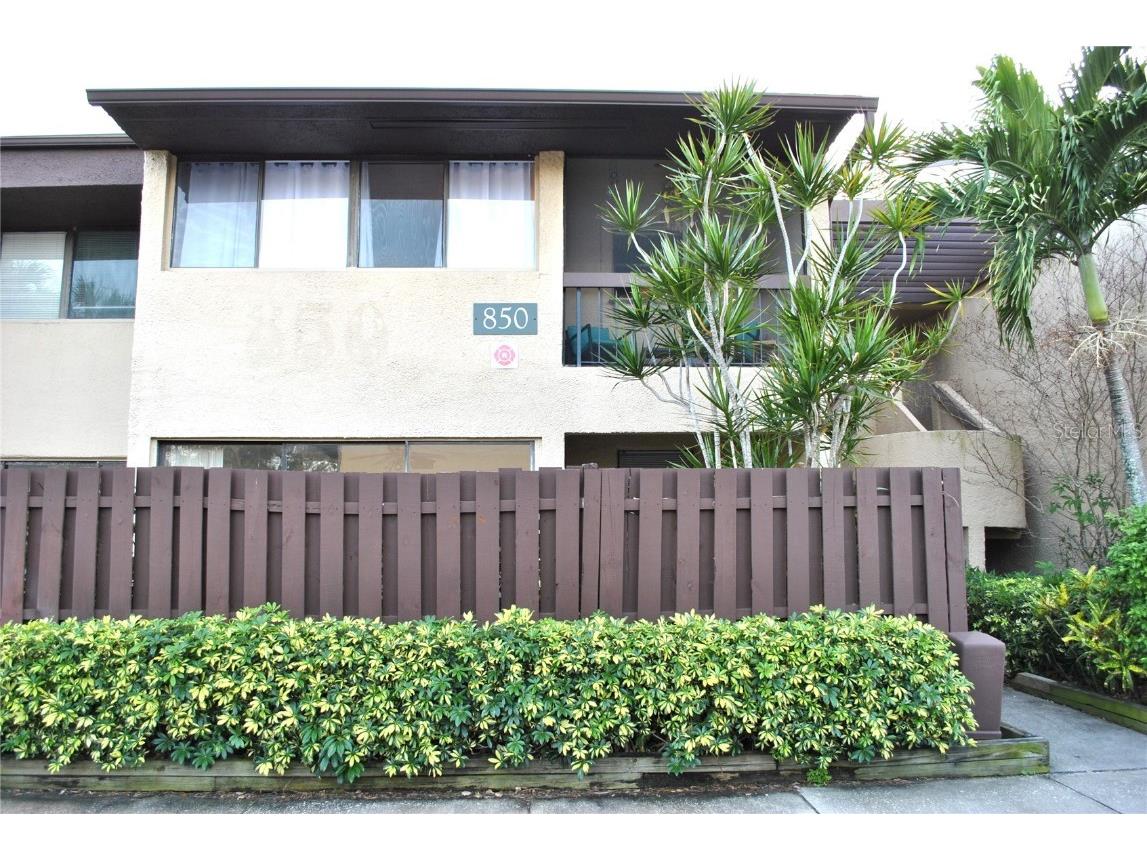 850 Village Lake Terrace N #105 Saint Petersburg FL 33716 U8228111 image1
