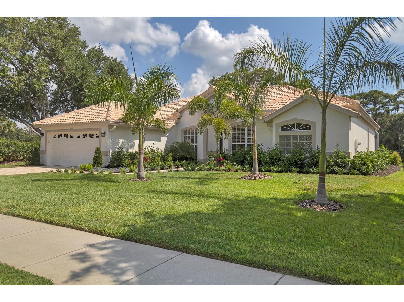 8501 Park Shore Lane Sarasota FL 34238 A4691815 image2