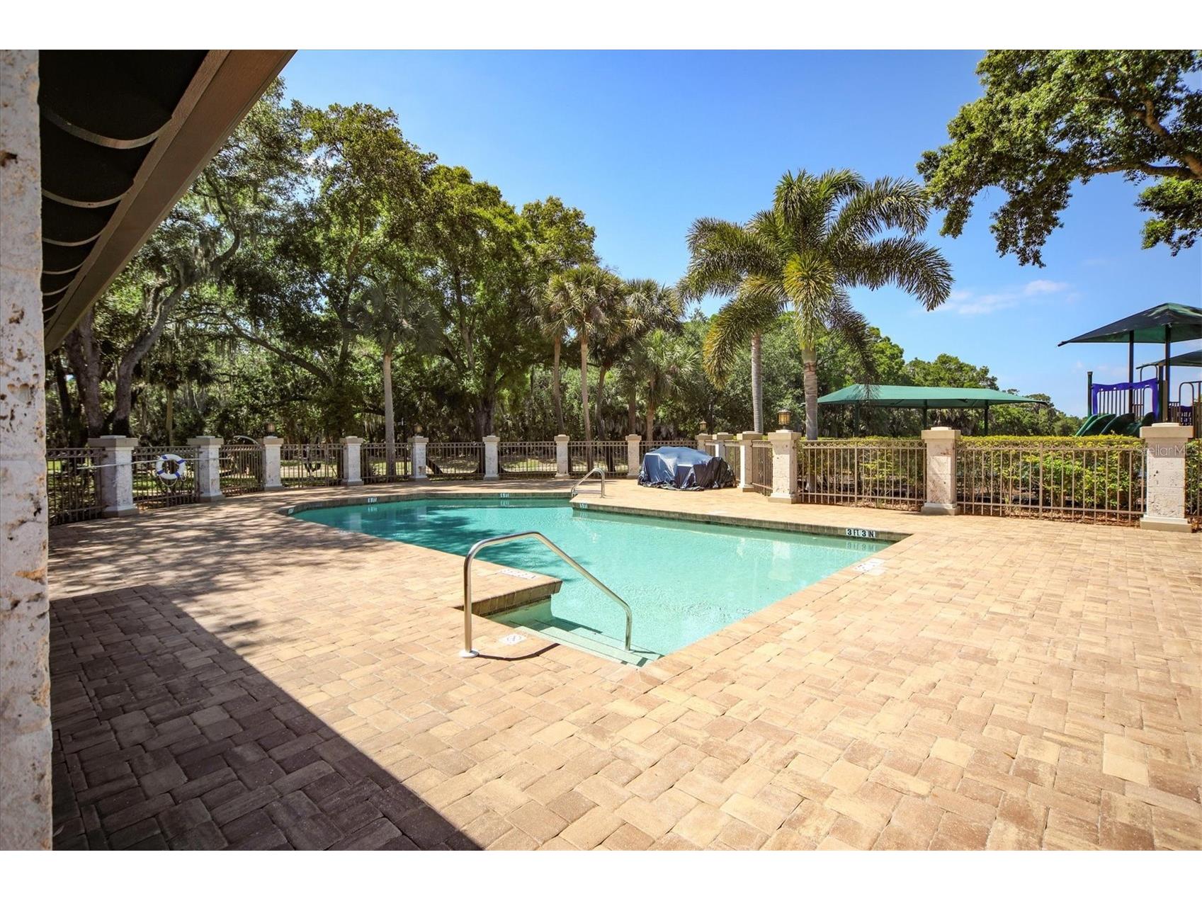 8501 Park Shore Lane Sarasota FL 34238 A4691815 image43