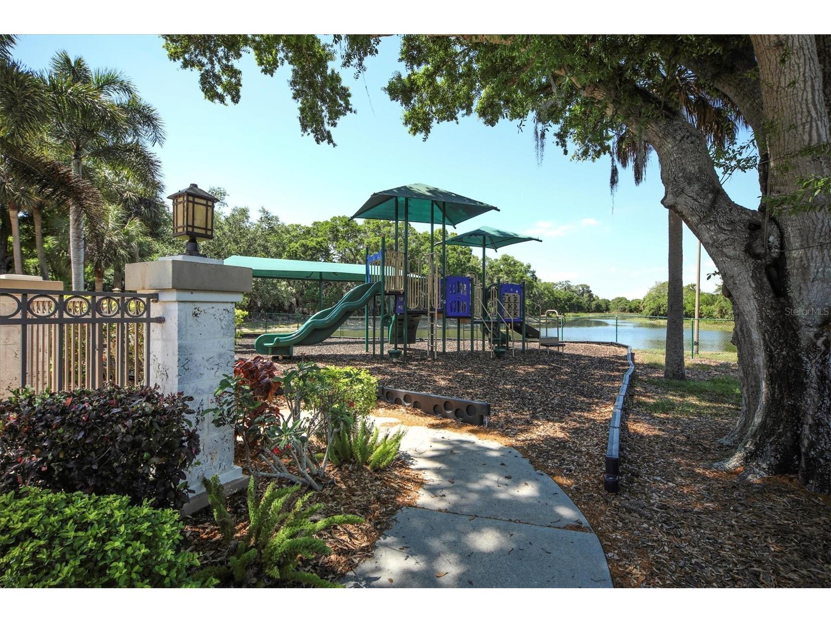 8501 Park Shore Lane Sarasota FL 34238 A4691815 image46