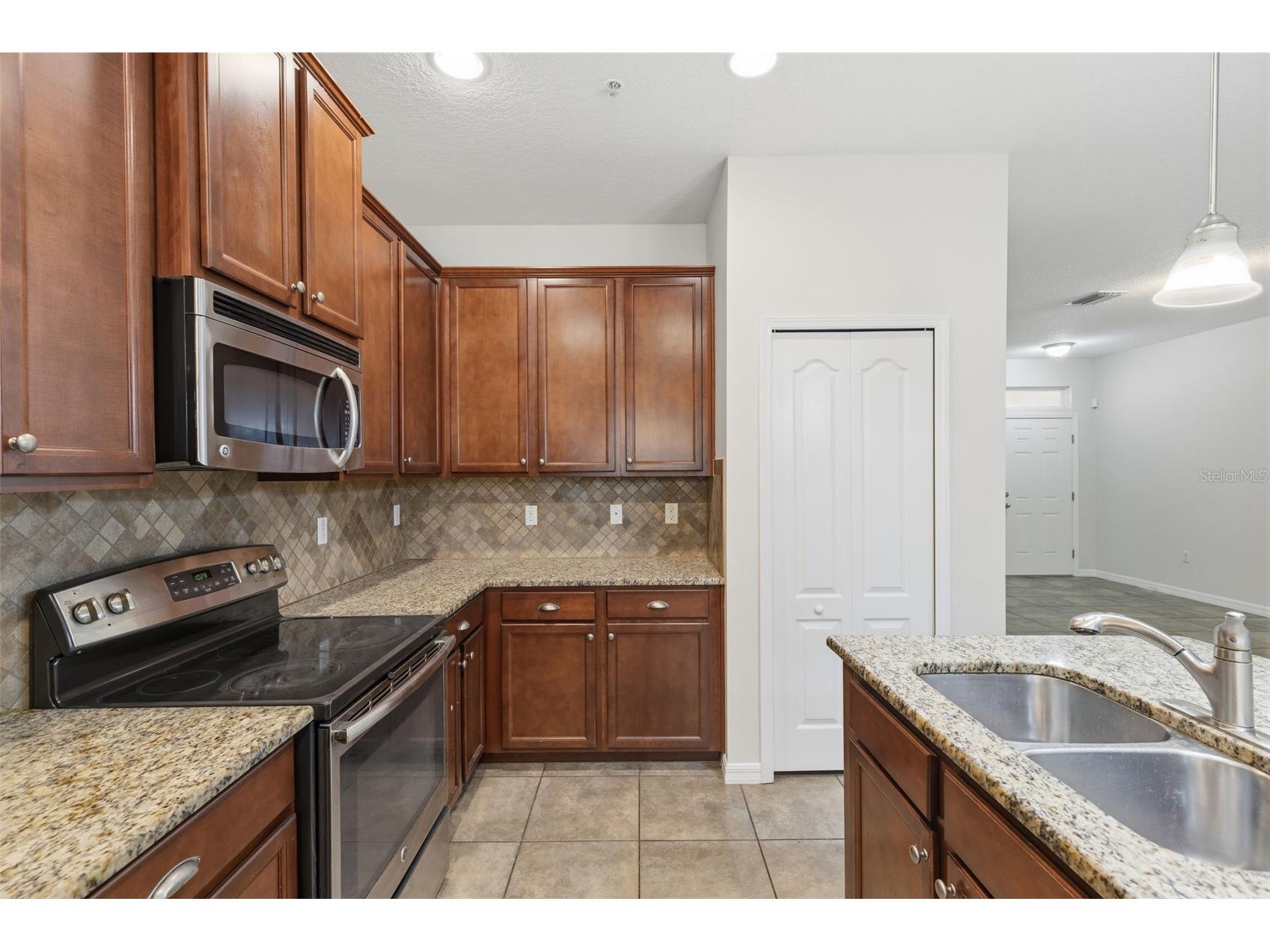8505 Andalucia Field Drive Temple Terrace FL 33637 TB8499941 image8