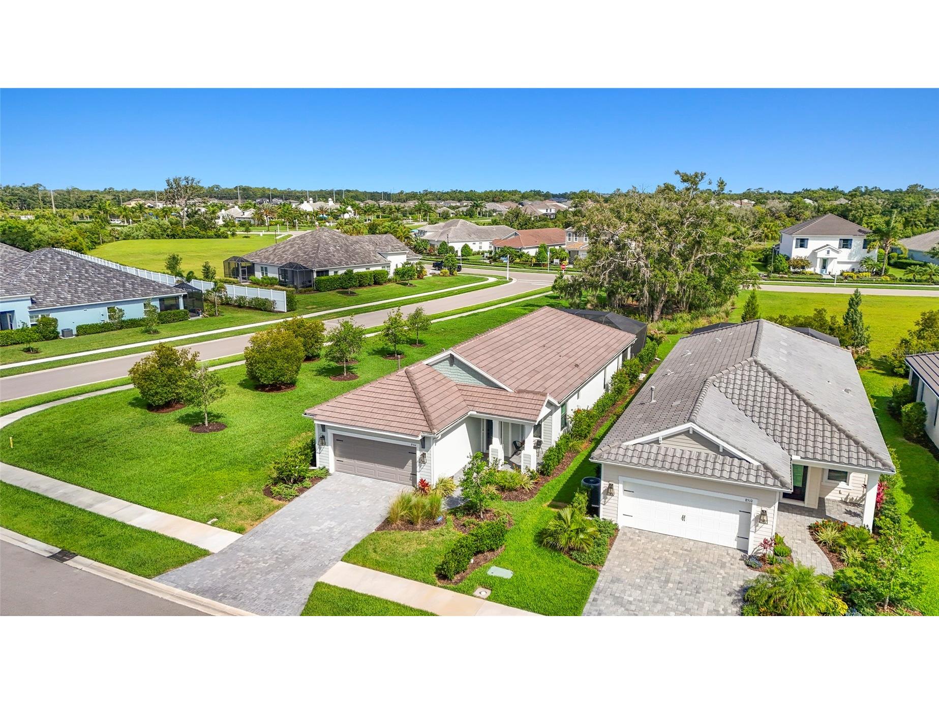 8506 Frangipani Terrace Sarasota FL 34240 A4694557 image2