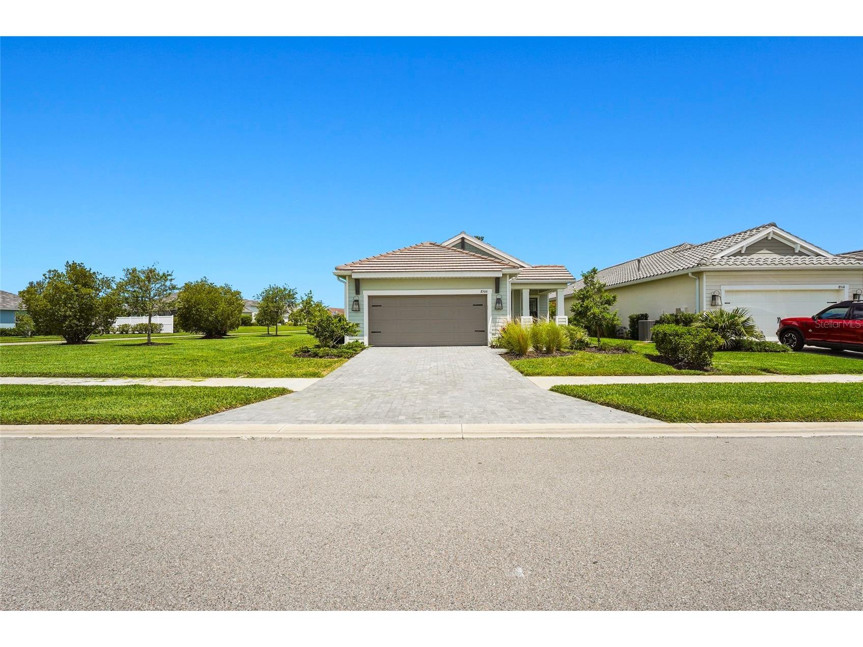 8506 Frangipani Terrace Sarasota FL 34240 A4694557 image3