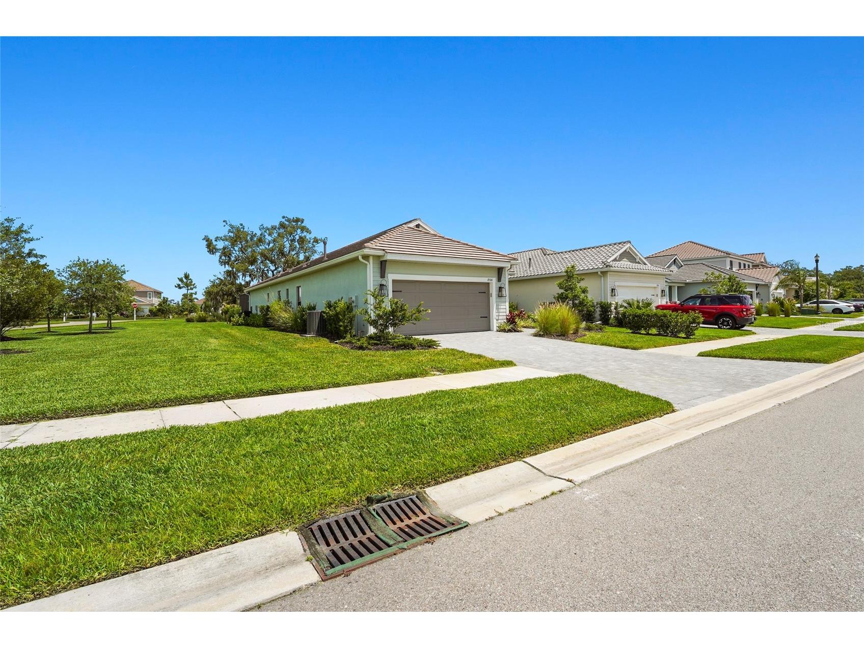 8506 Frangipani Terrace Sarasota FL 34240 A4694557 image41