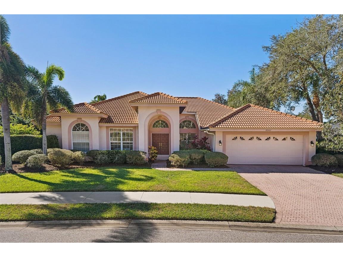 8507 Woodbriar Drive Sarasota FL 34238 U8186746 image1