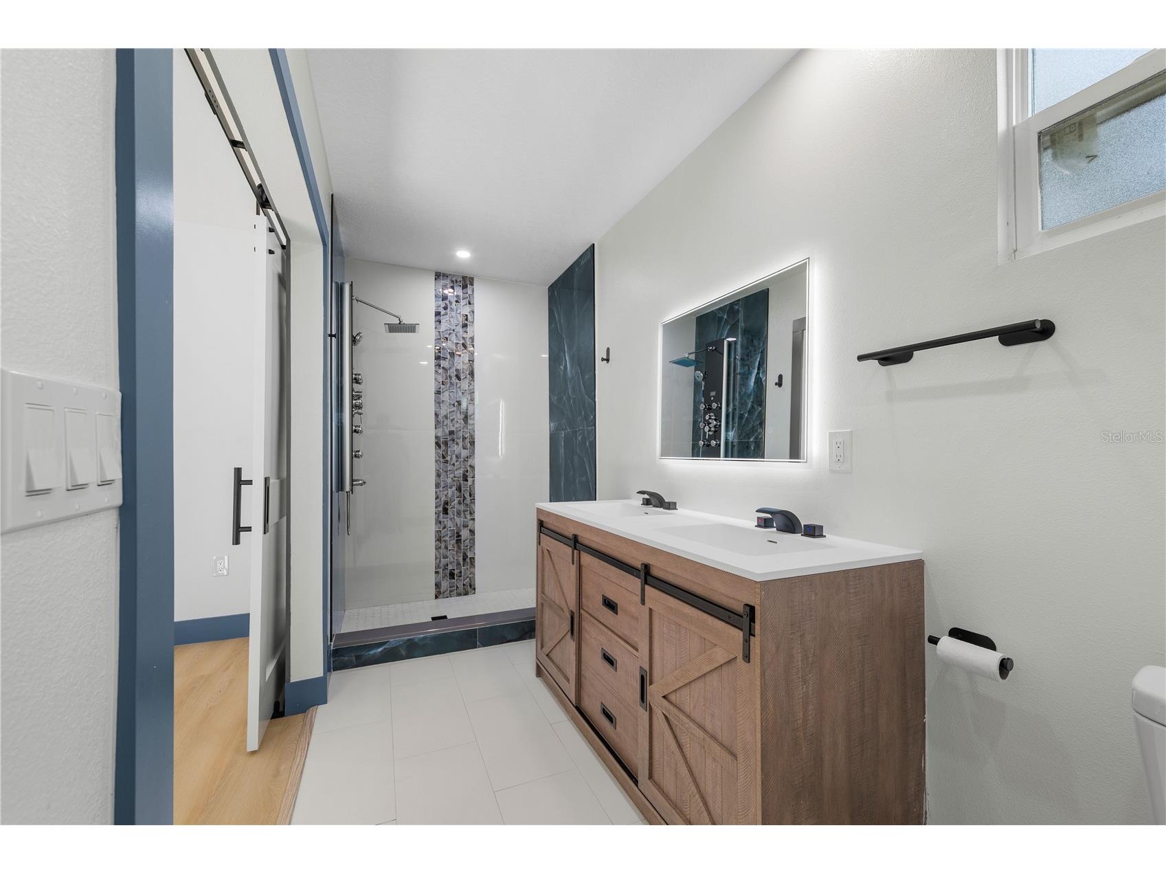 8508 Sunbeam Ln Tampa FL 33615 TB8470129 image14