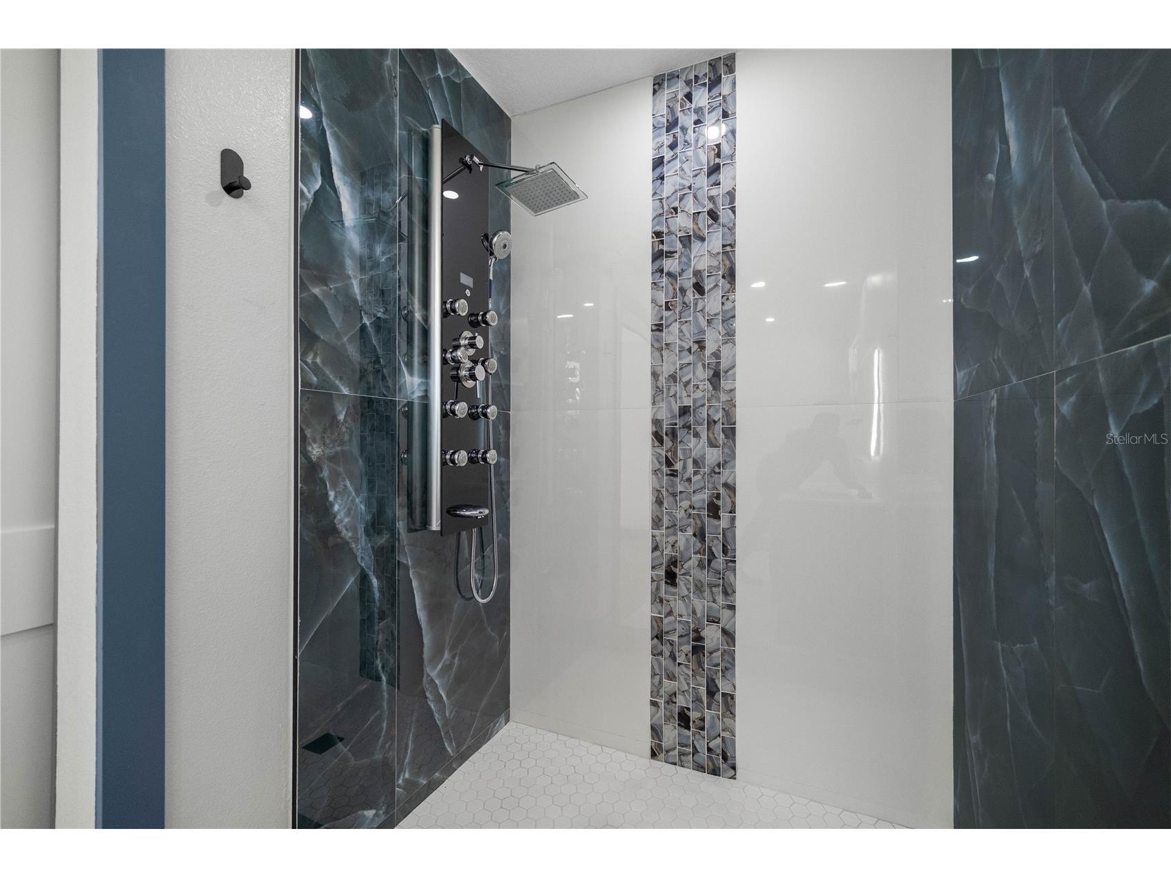 8508 Sunbeam Ln Tampa FL 33615 TB8470129 image15