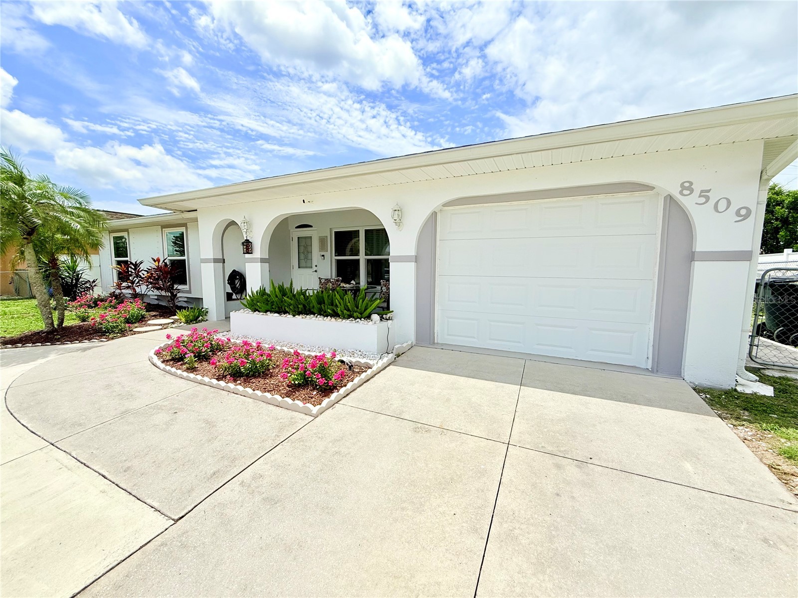 8509 La Boca Avenue North Port FL 34287 A4688744 image1