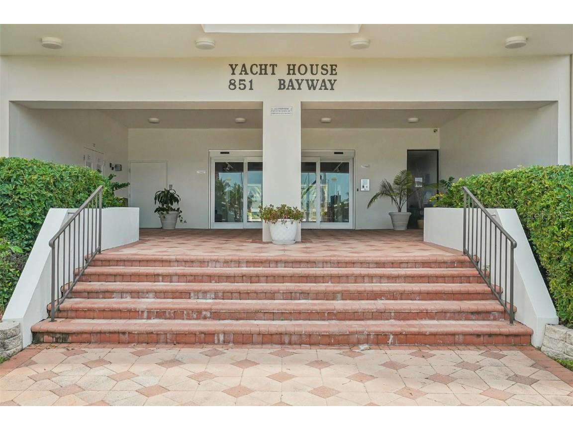 851 Bayway Boulevard #104 Clearwater Beach FL 33767 T3547450 image4
