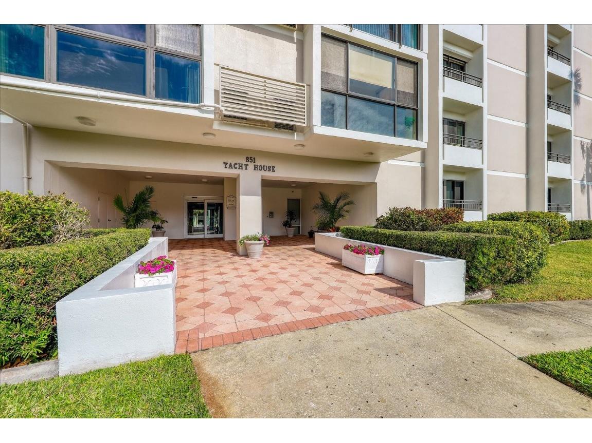 851 Bayway Boulevard #201 Clearwater FL 33767 TB8341816 image1