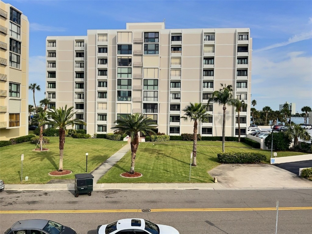 851 Bayway Boulevard #902 Clearwater FL 33767 U8195972 image1