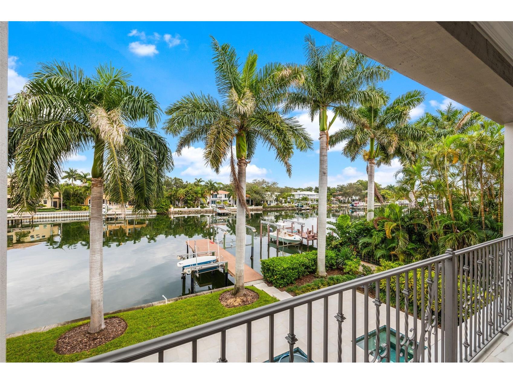 851 Brightwaters Boulevard NE Saint Petersburg FL 33704 TB8475019 image1