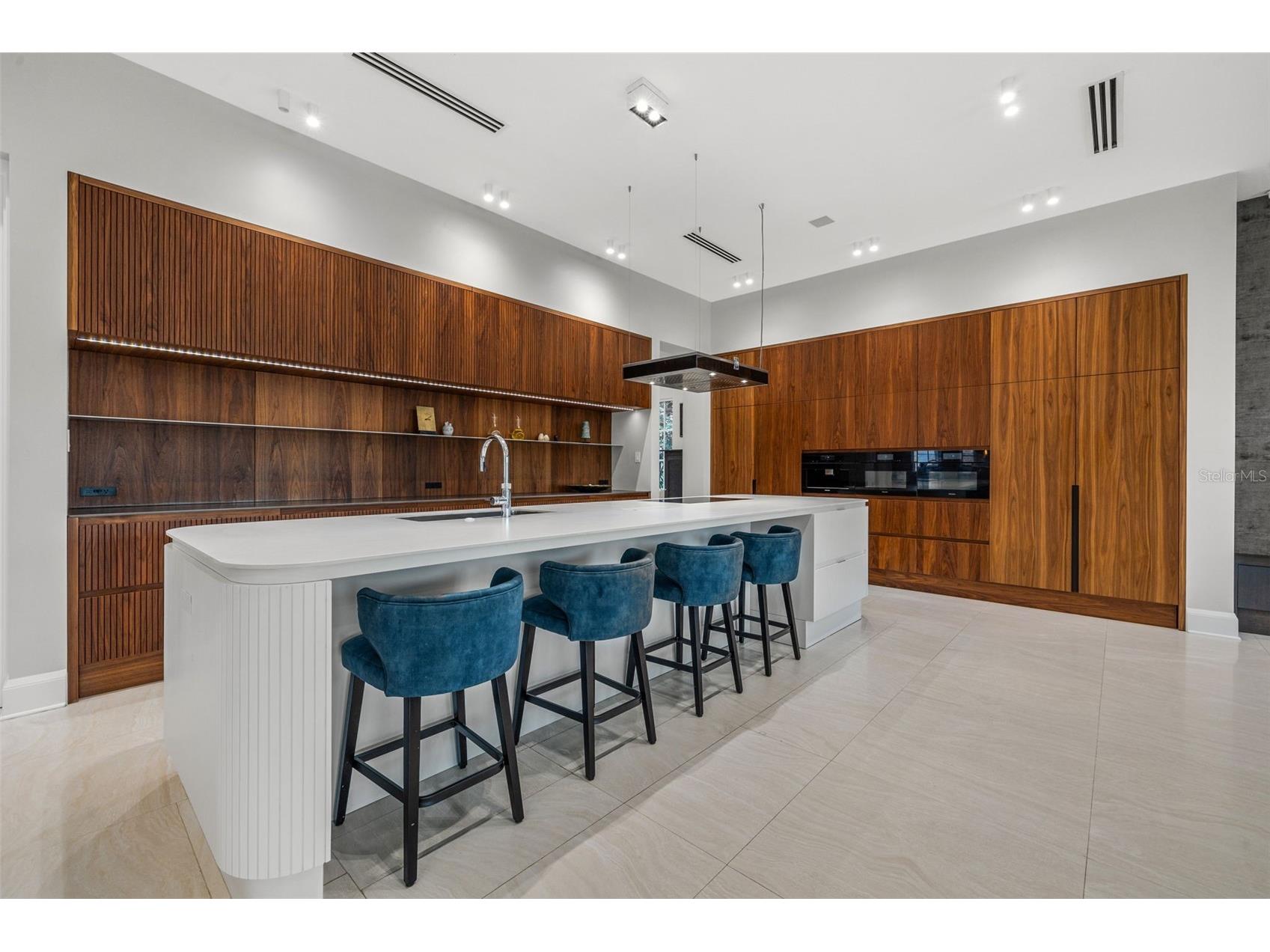 851 Brightwaters Boulevard NE Saint Petersburg FL 33704 TB8475019 image11