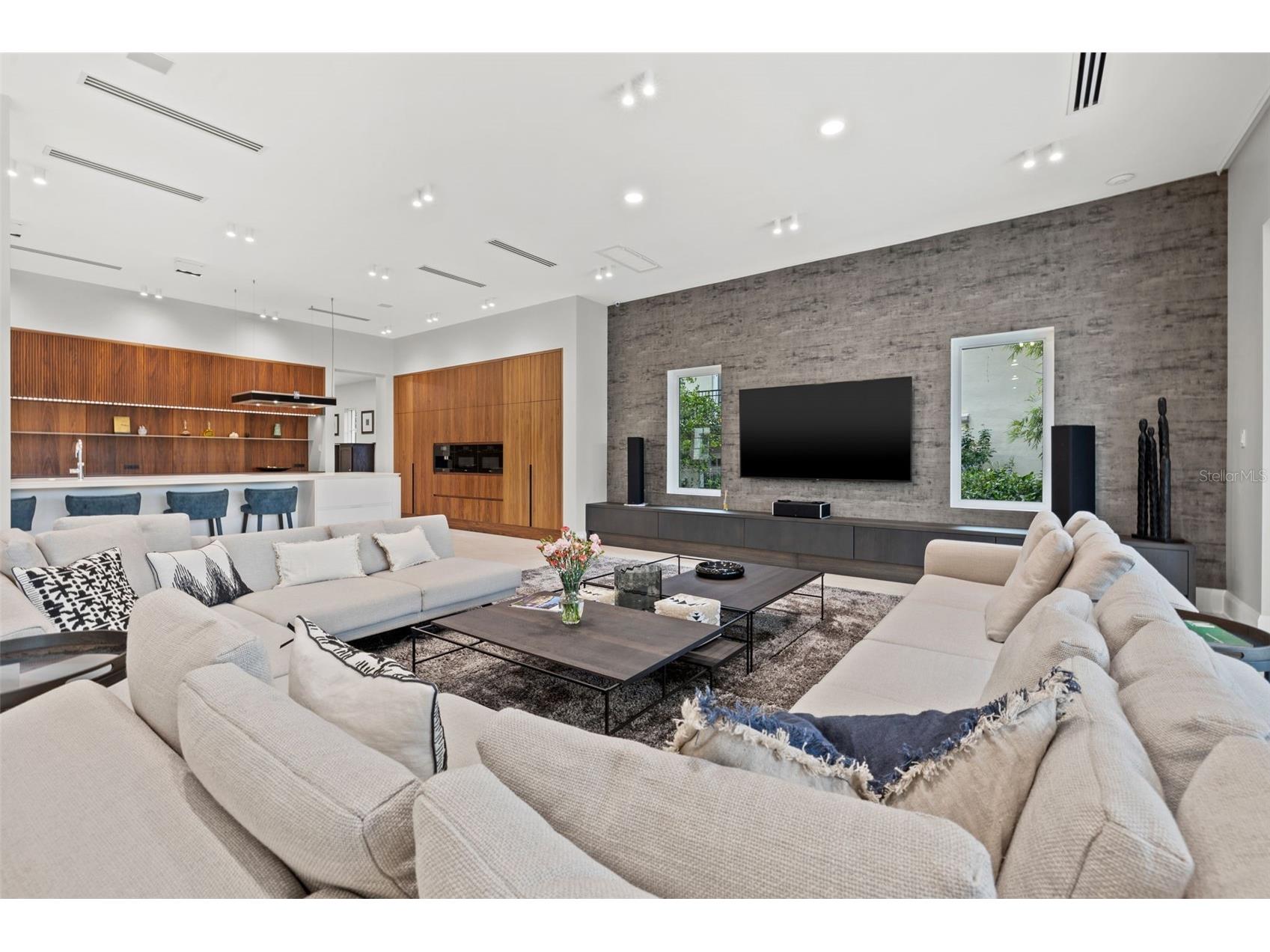 851 Brightwaters Boulevard NE Saint Petersburg FL 33704 TB8475019 image19