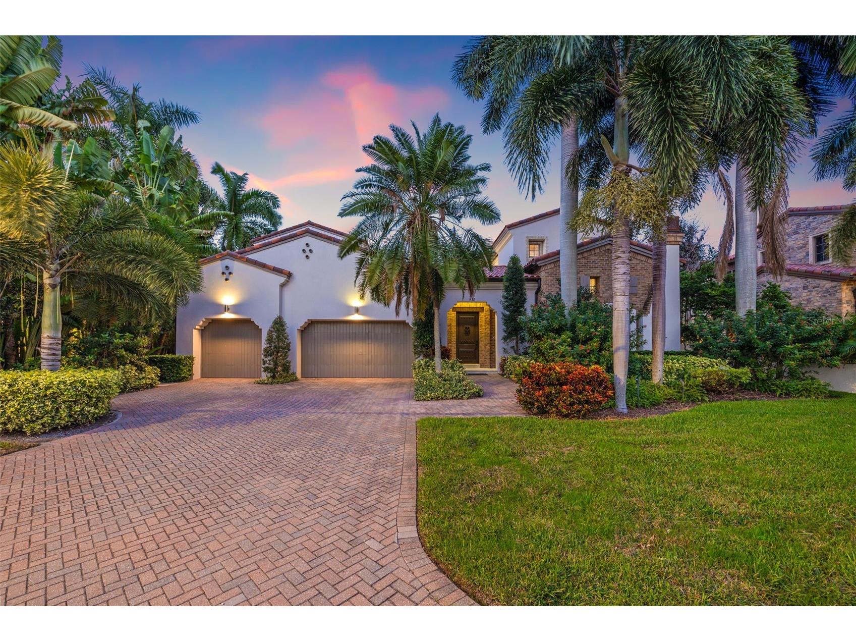 851 Brightwaters Boulevard NE Saint Petersburg FL 33704 TB8475019 image2