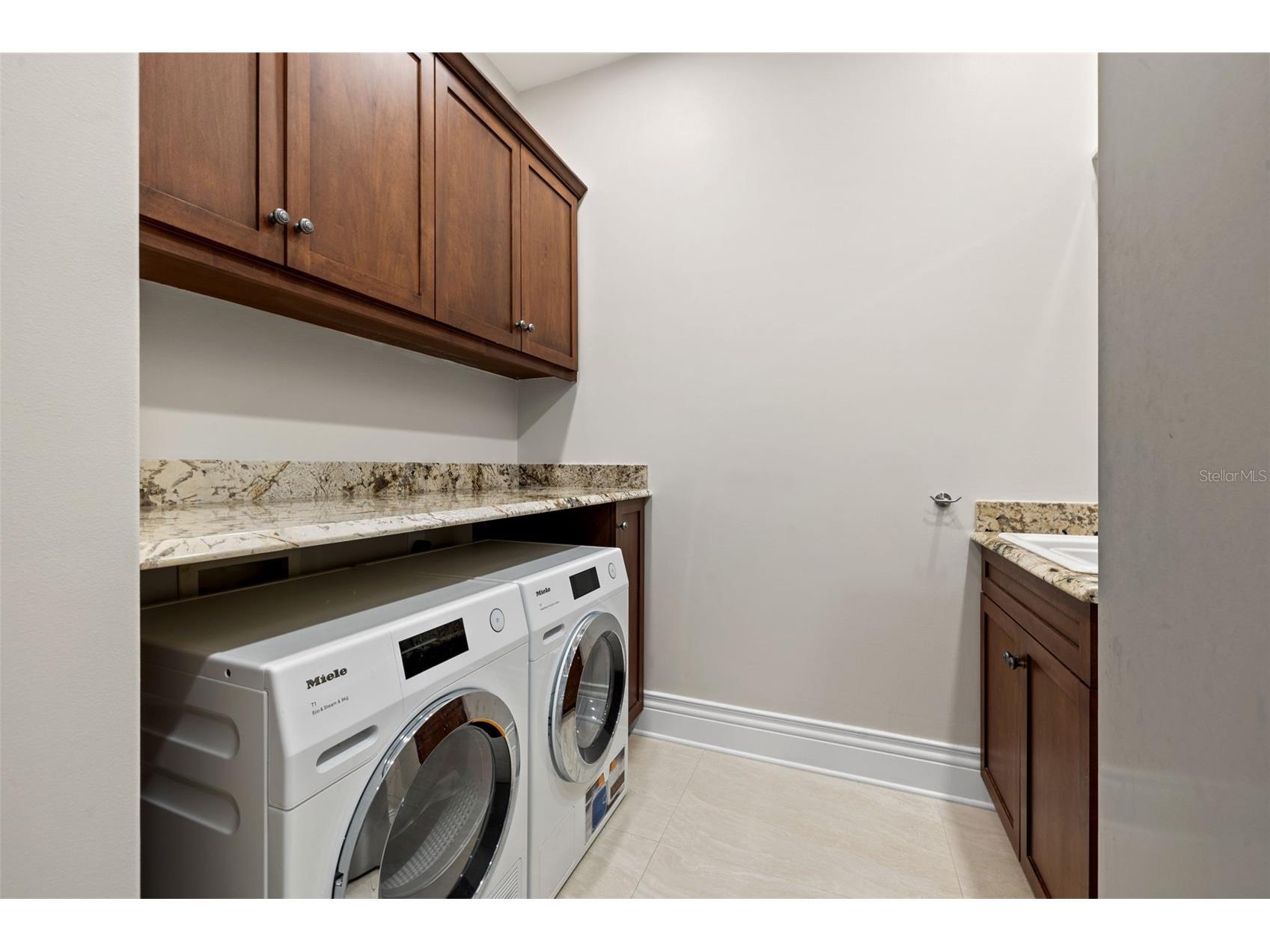 851 Brightwaters Boulevard NE Saint Petersburg FL 33704 TB8475019 image24
