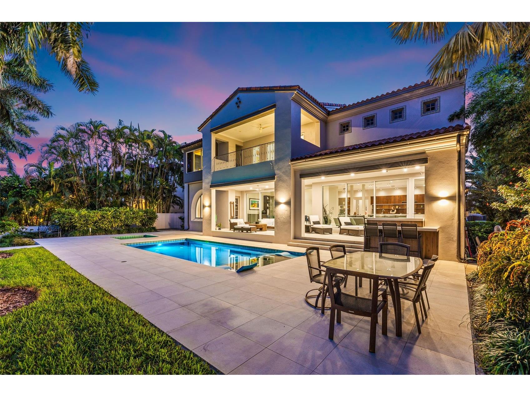 851 Brightwaters Boulevard NE Saint Petersburg FL 33704 TB8475019 image3