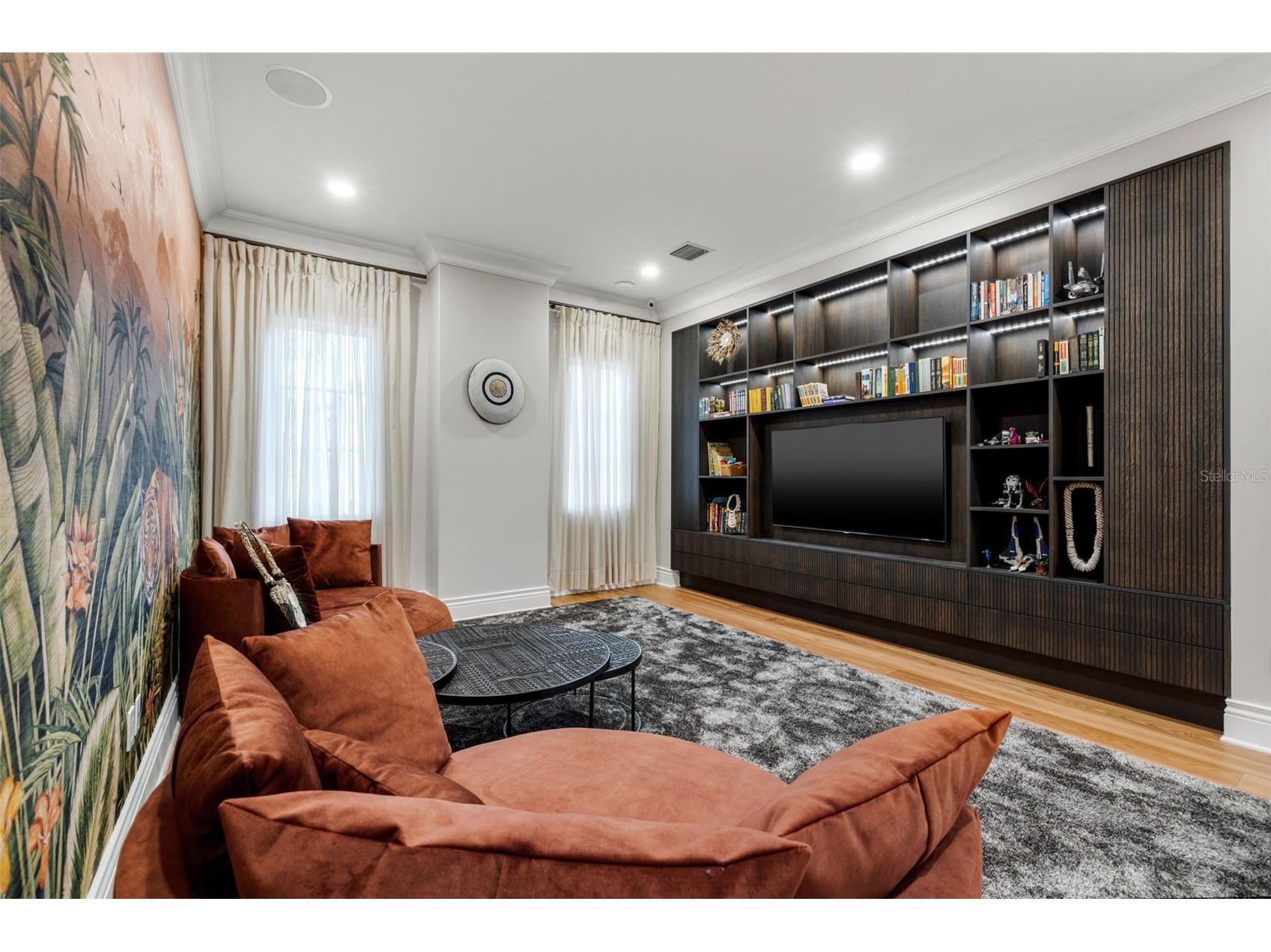 851 Brightwaters Boulevard NE Saint Petersburg FL 33704 TB8475019 image41