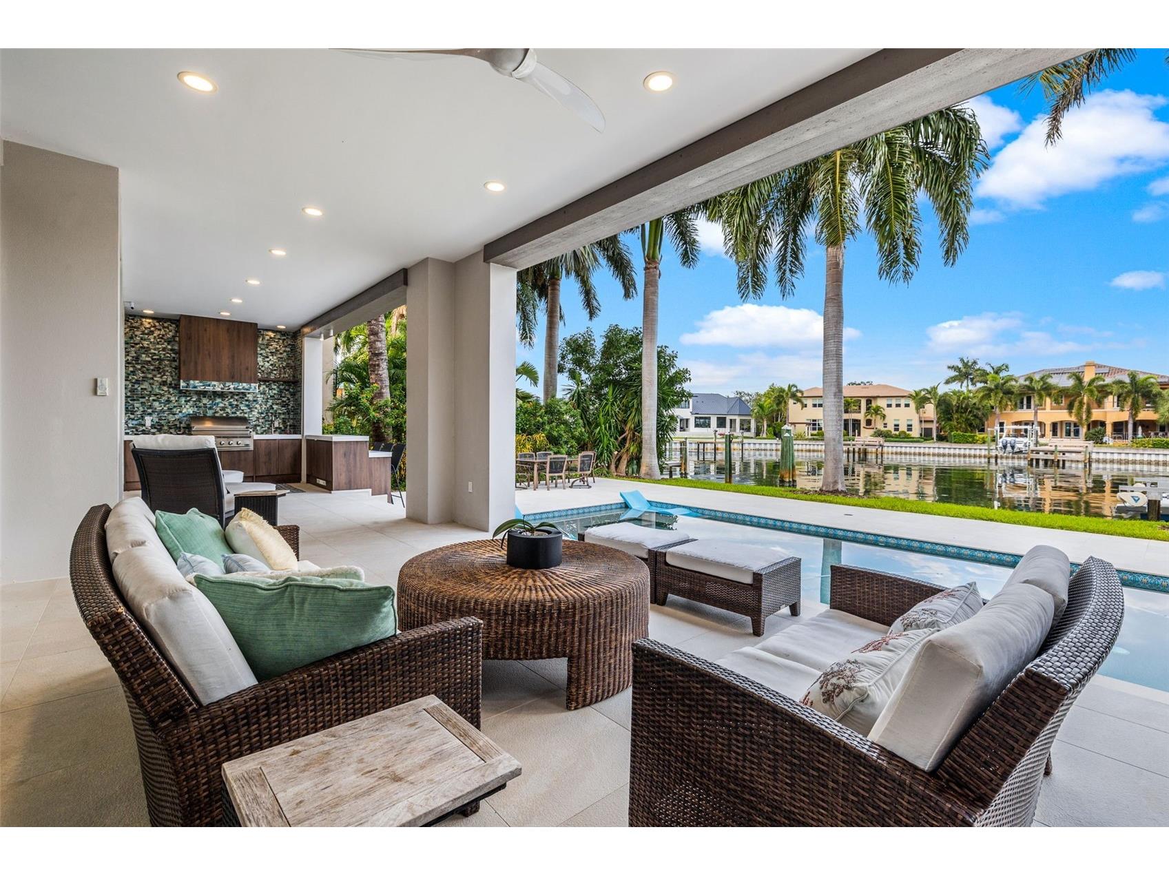 851 Brightwaters Boulevard NE Saint Petersburg FL 33704 TB8475019 image52
