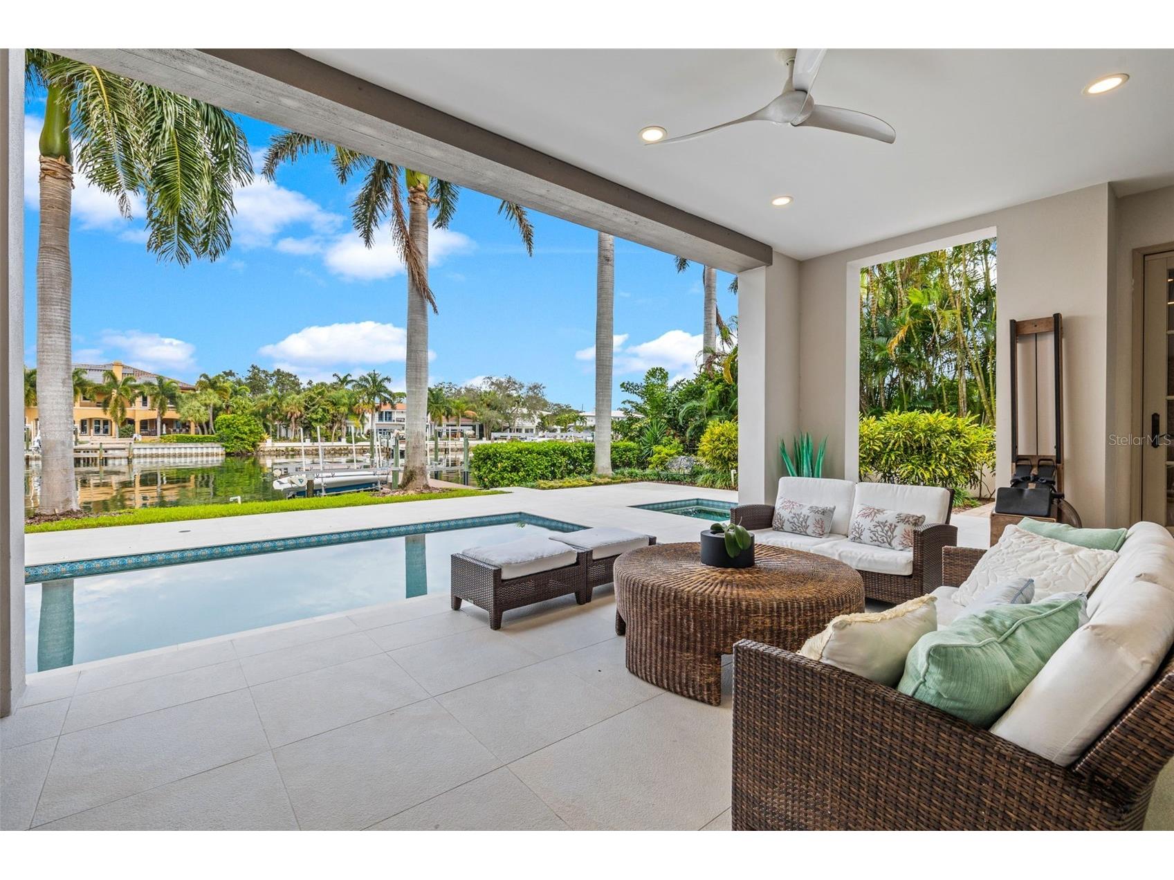 851 Brightwaters Boulevard NE Saint Petersburg FL 33704 TB8475019 image54
