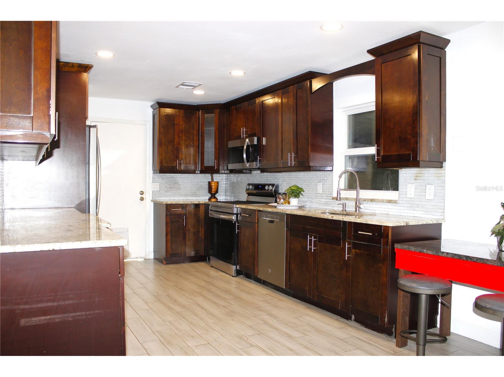 851 Sunridge Point Drive Seffner FL 33584 TB8508039 image23