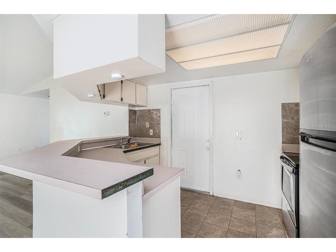 8512 Lazy River Drive Tampa FL 33617 TB8450978 image10