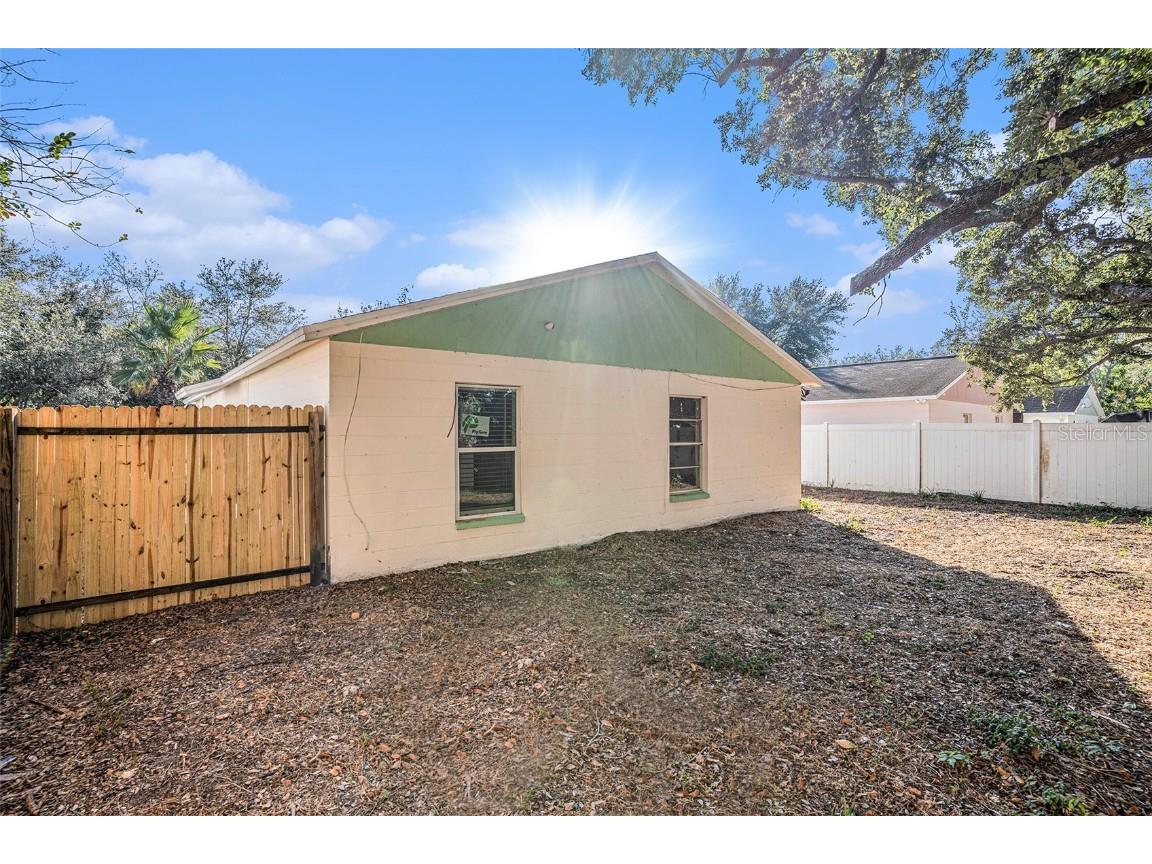 8512 Lazy River Drive Tampa FL 33617 TB8450978 image24