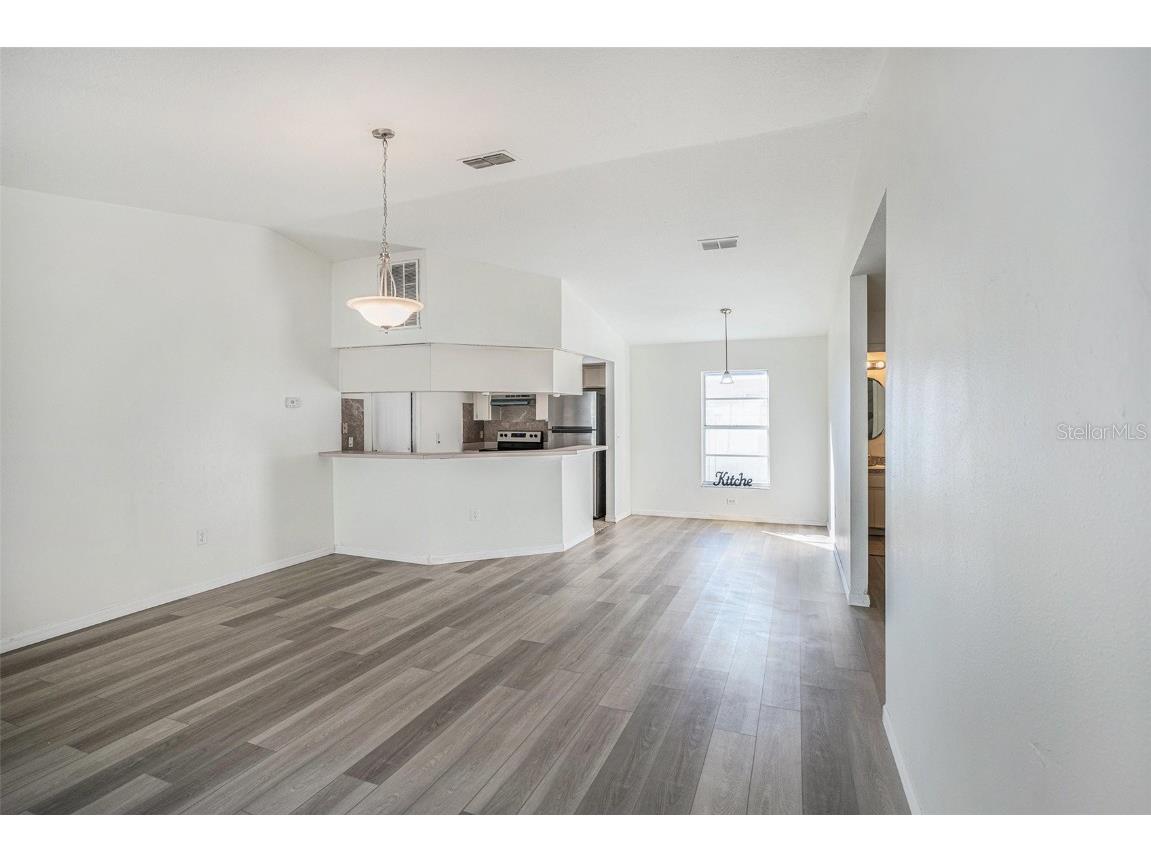 8512 Lazy River Drive Tampa FL 33617 TB8450978 image5