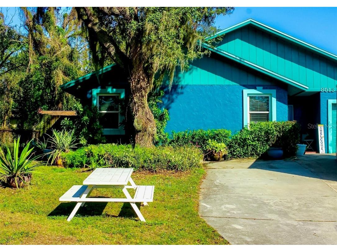 8513 N 46th Street Tampa FL 33617 L4935468 image1