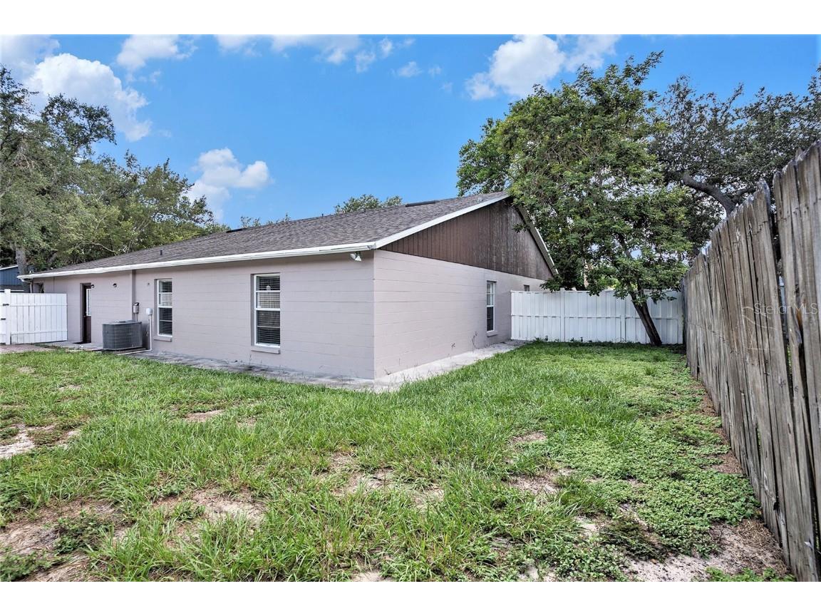 8514 N Hyaleah Road Tampa FL 33617 TB8411305 image22