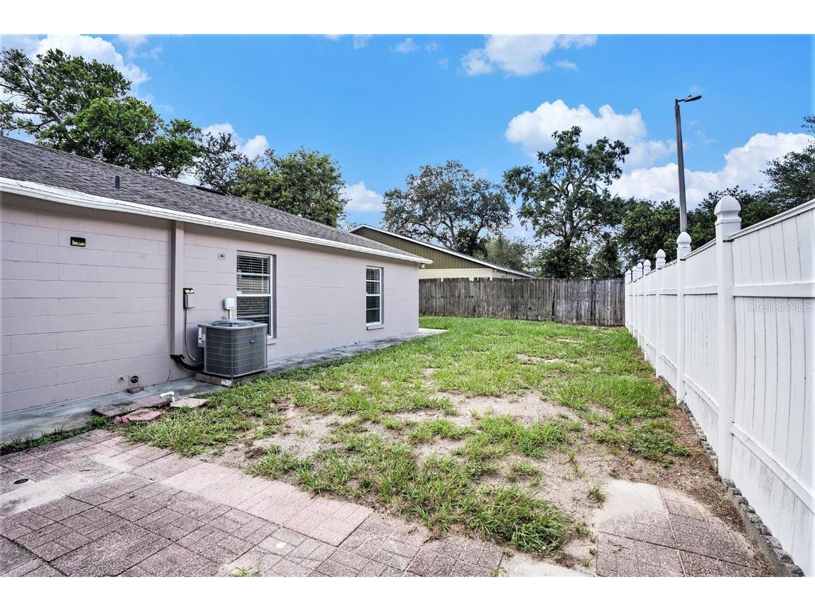 8514 N Hyaleah Road Tampa FL 33617 TB8411305 image24