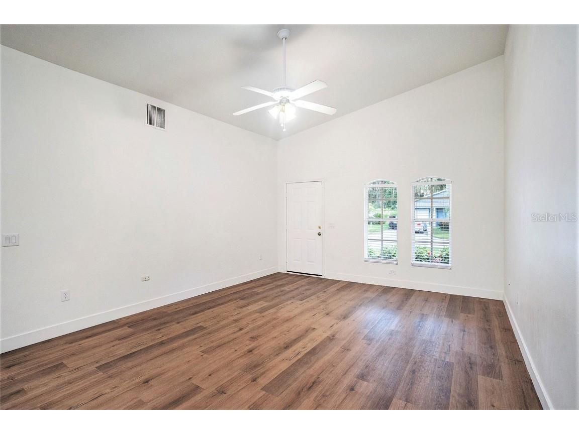 8514 N Hyaleah Road Tampa FL 33617 TB8411305 image6