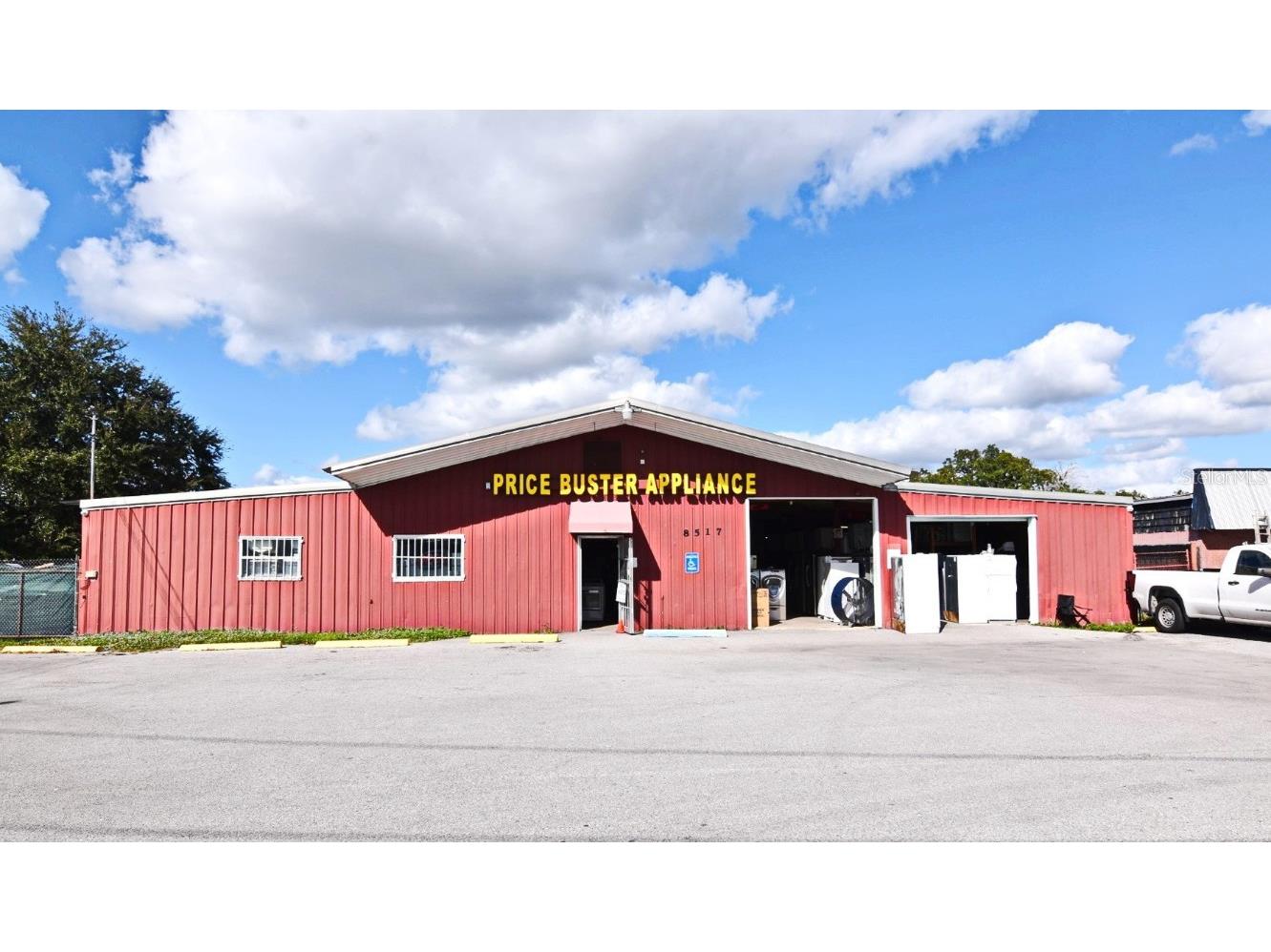 8517 E Colonial Drive Orlando FL 32817 O6263116 image1