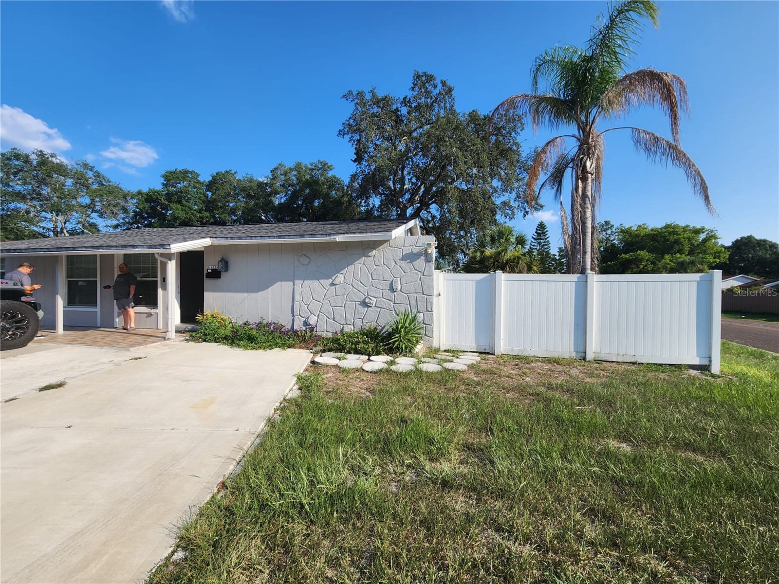 8518 Woodlake Drive Tampa FL 33615 TB8518318 image1