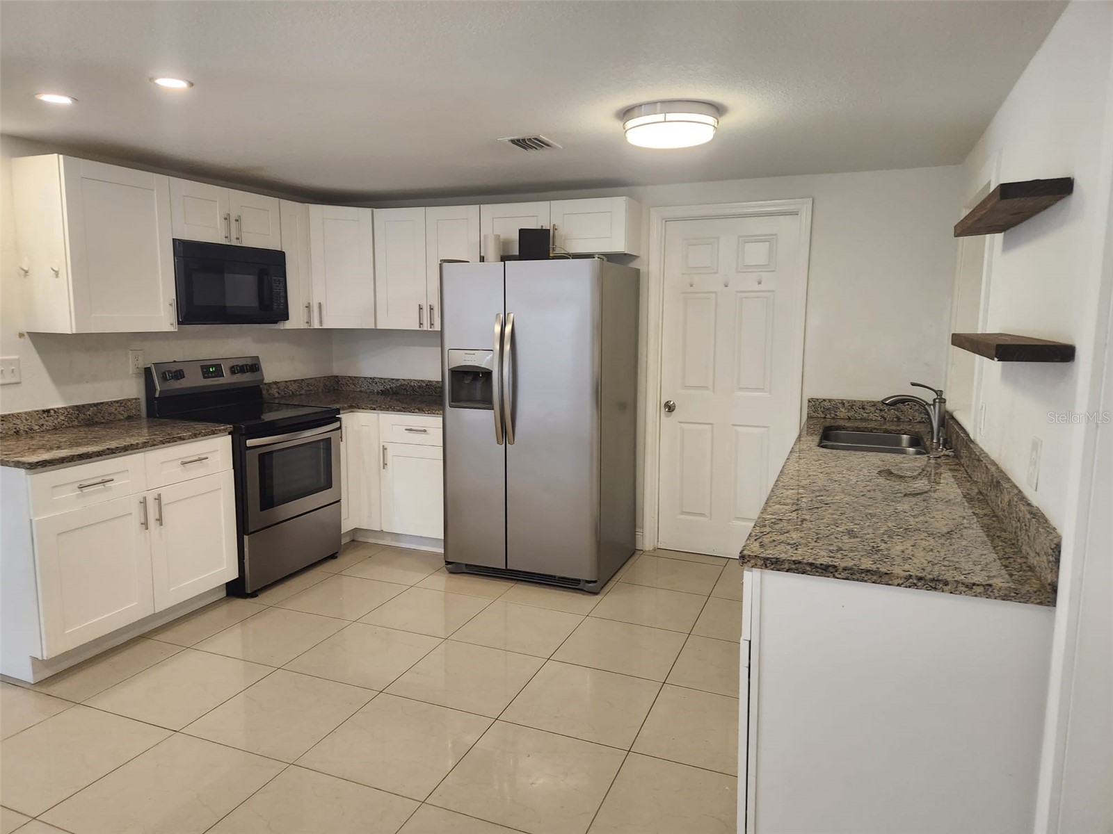 8518 Woodlake Drive Tampa FL 33615 TB8518318 image12