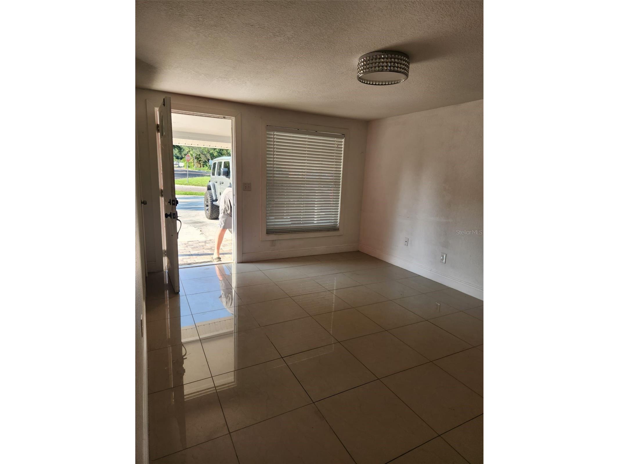 8518 Woodlake Drive Tampa FL 33615 TB8518318 image5