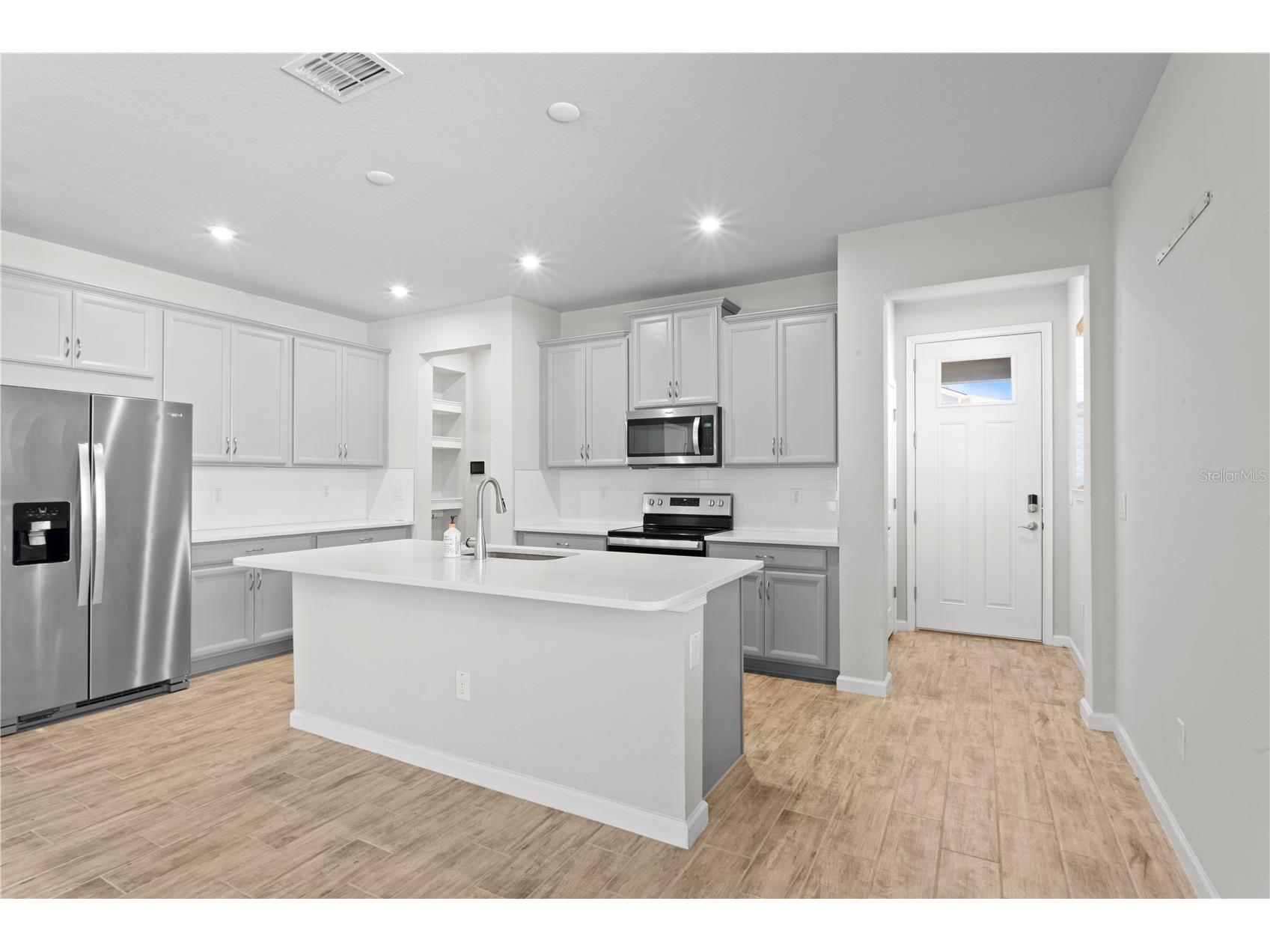 8519 Primrose Willow Place Odessa FL 33556 TB8475194 image4