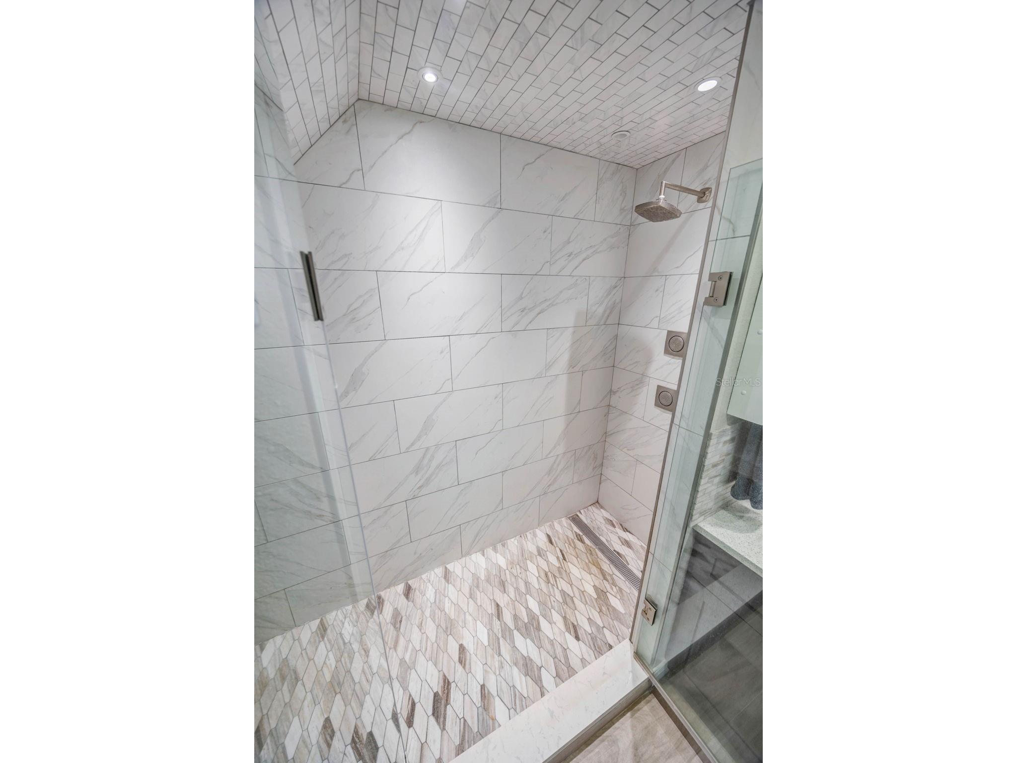 852 35th Avenue N Saint Petersburg FL 33704 TB8514162 image42