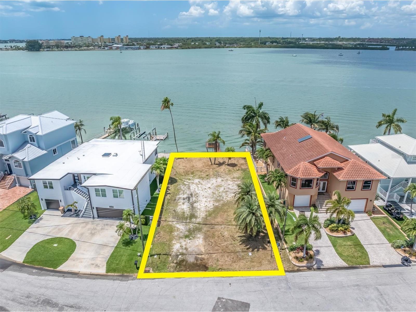 852 Bay Point Drive Madeira Beach FL 33708 - BOCA CIEGA BAY TB8510392 image1