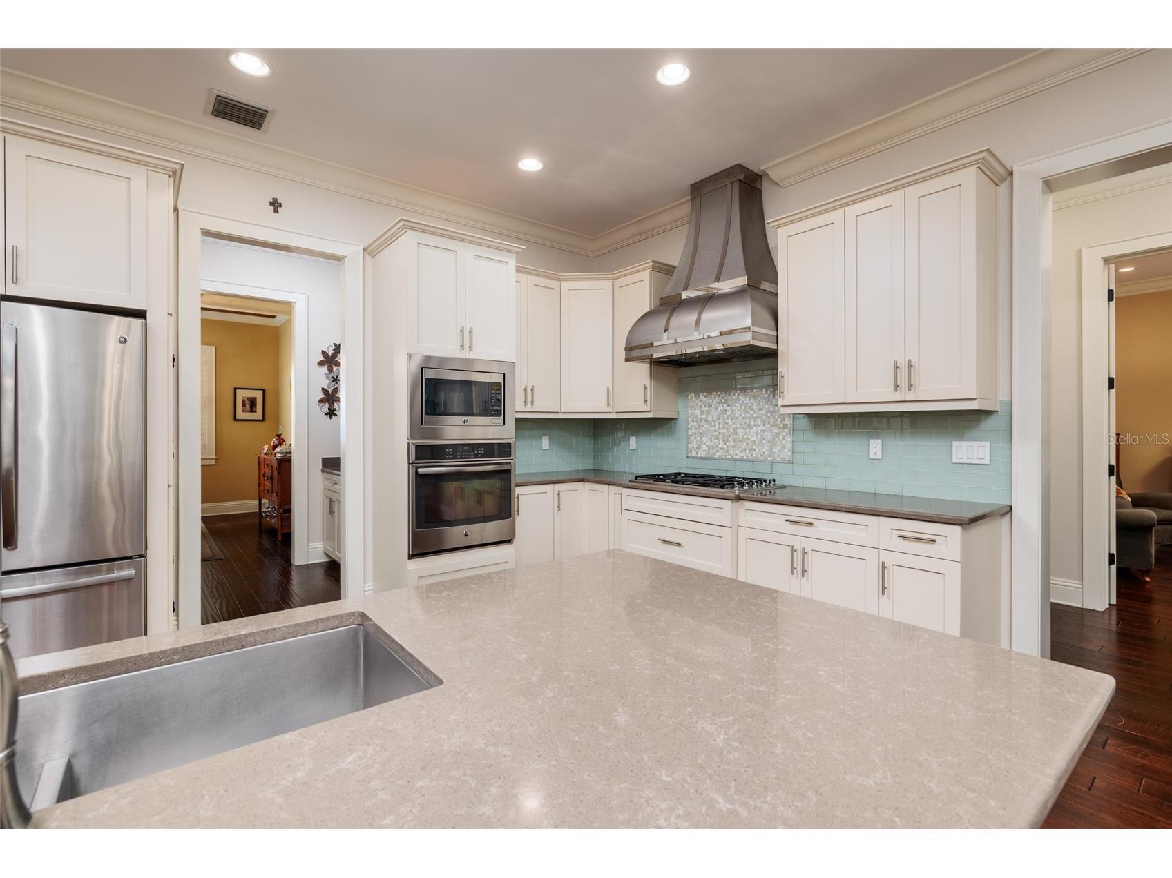 852 Cordova Boulevard NE Saint Petersburg FL 33704 TB8500574 image12