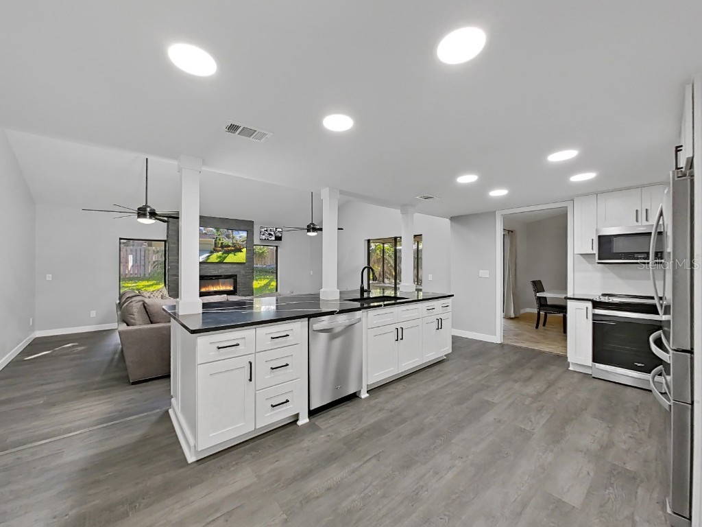 852 Village Way Palm Harbor FL 34683 TB8397088 image12