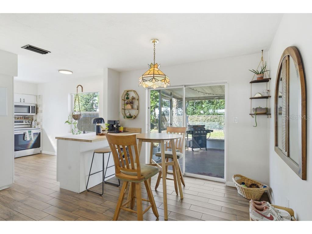 8520 109th Way Seminole FL 33772 A4686088 image11