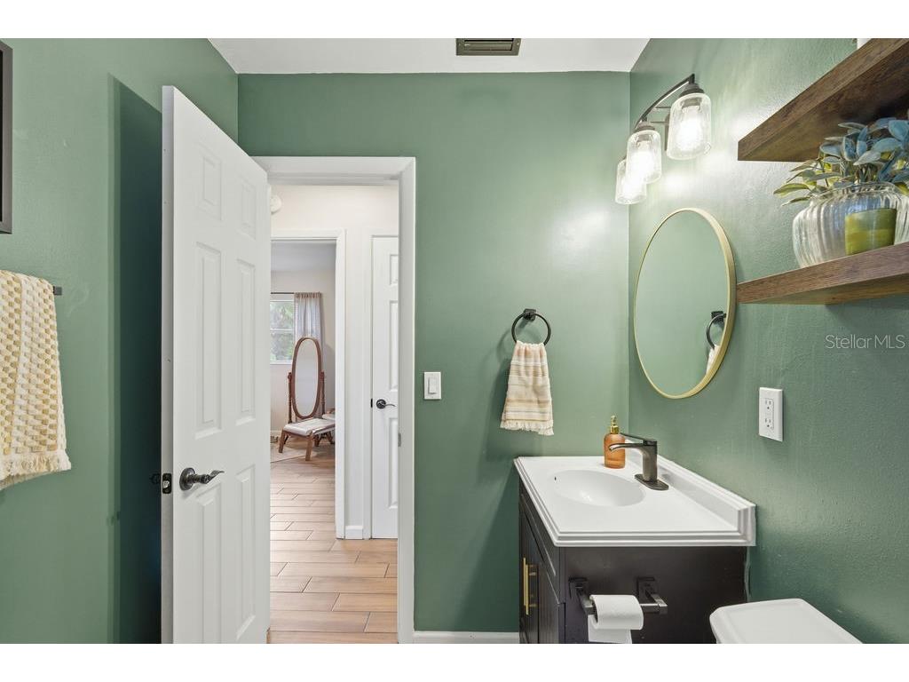 8520 109th Way Seminole FL 33772 A4686088 image22