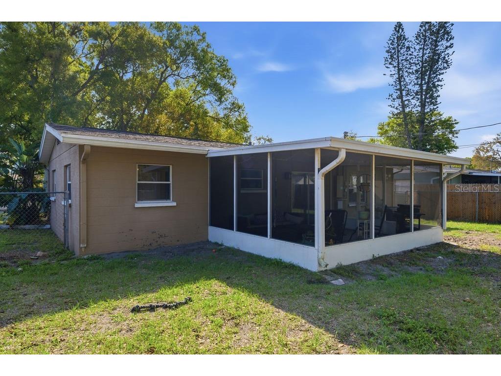 8520 109th Way Seminole FL 33772 A4686088 image34