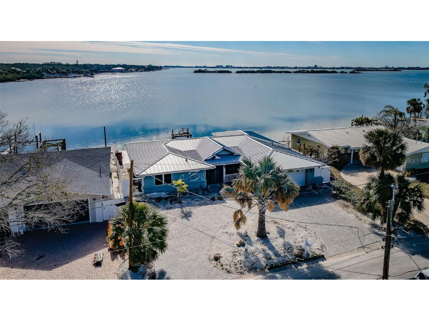 8520 42nd Avenue N Saint Petersburg FL 33709 - BOCA CIEGA BAY TB8338877 image1