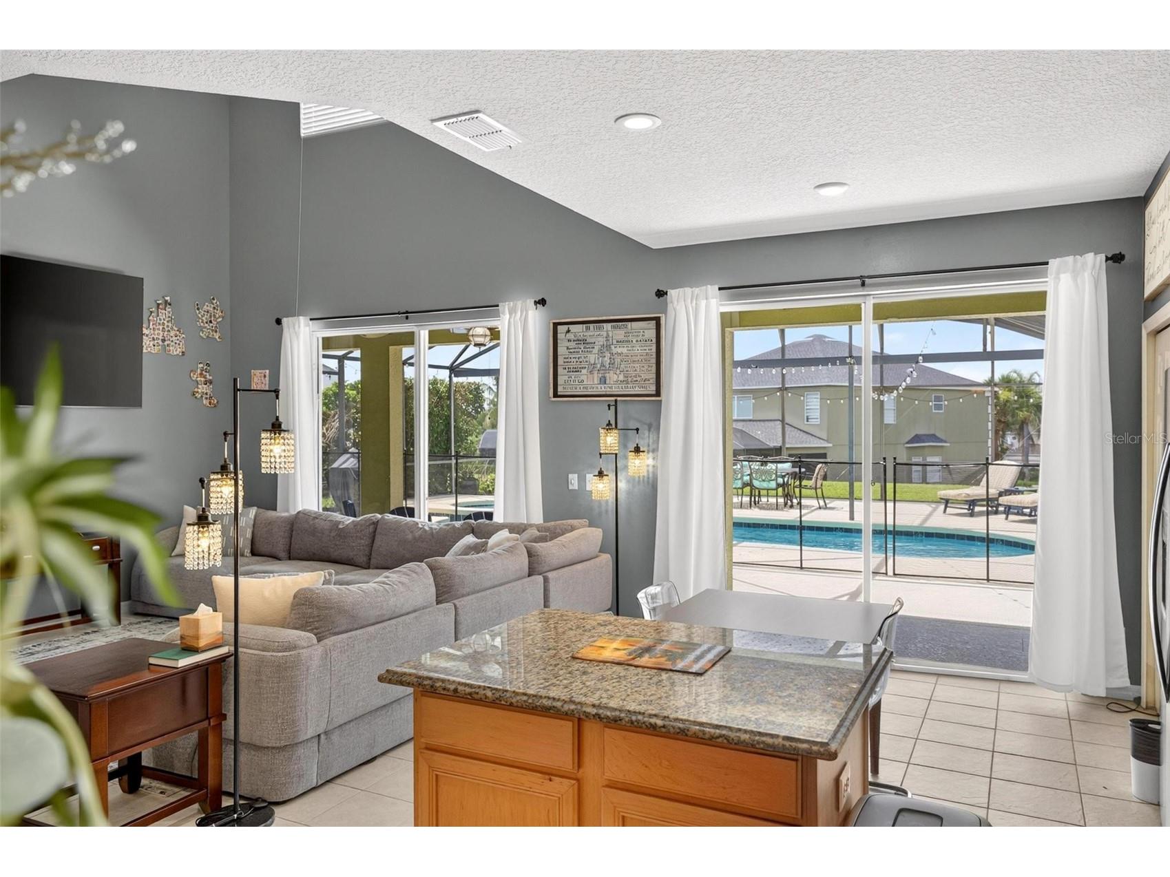 8521 Palm Harbor Drive Kissimmee FL 34747 O6422468 image14
