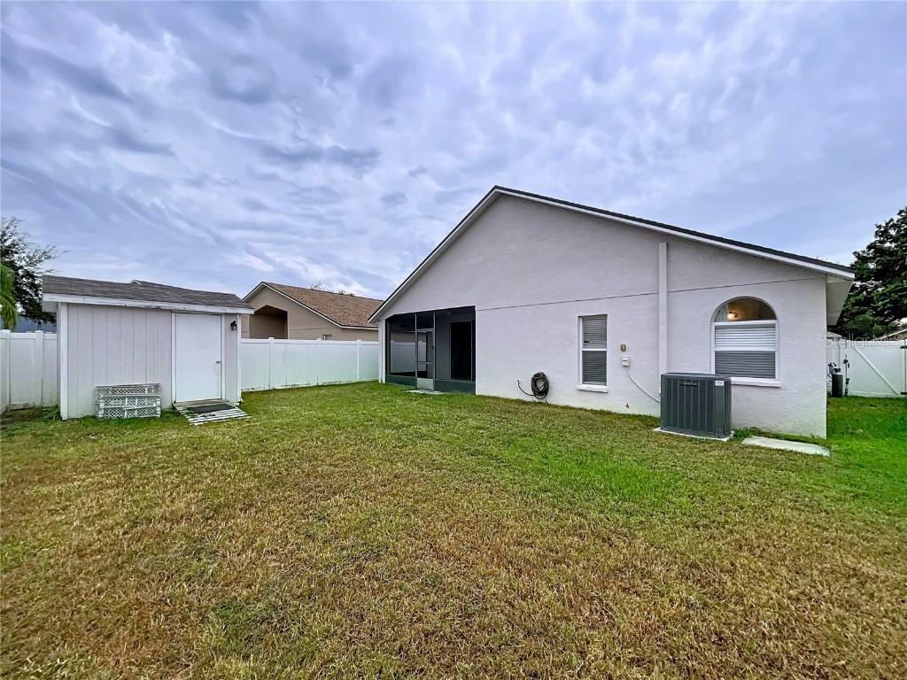 8527 Carriage Pointe Drive Gibsonton FL 33534 TB8441652 image28