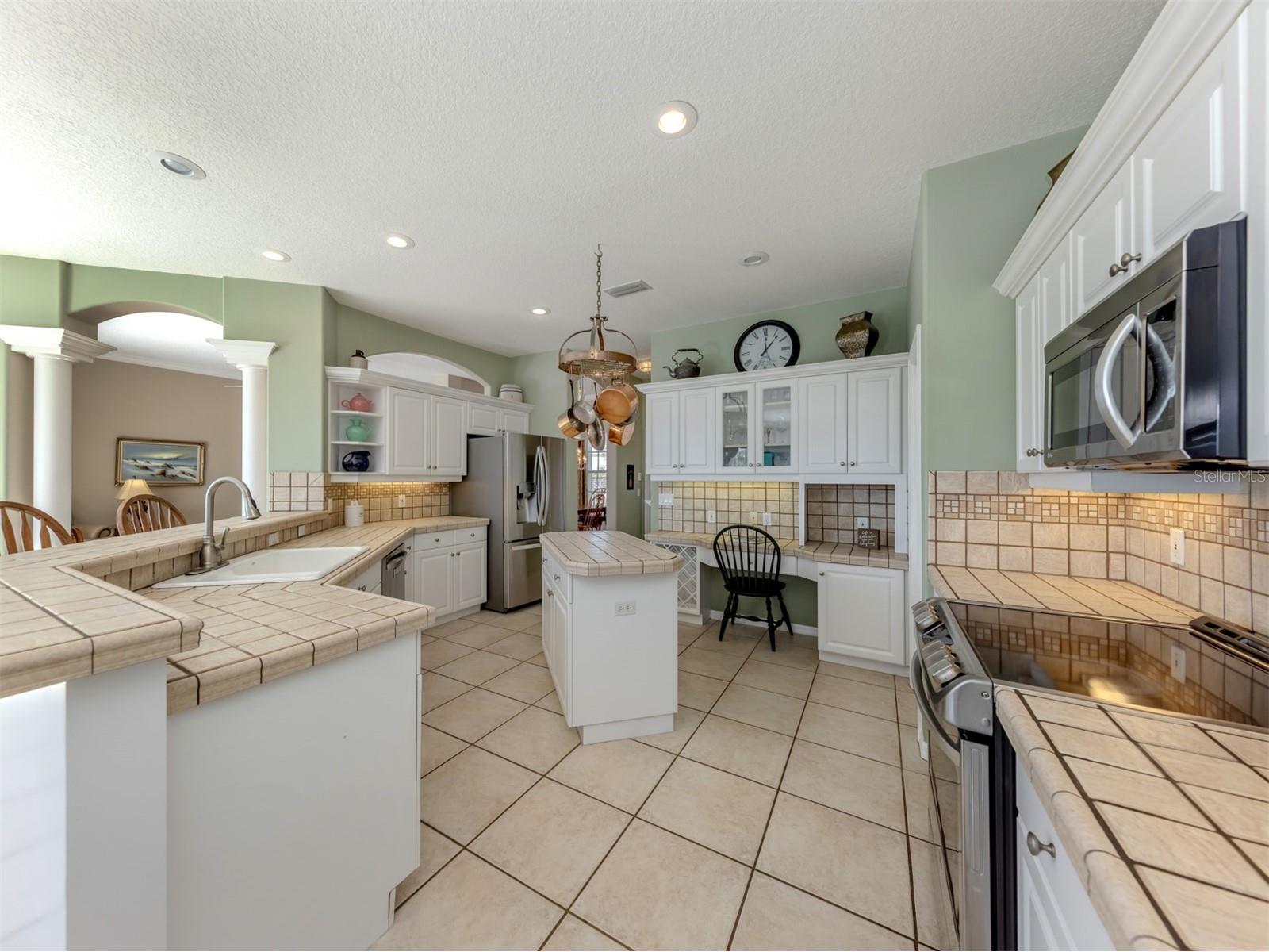 853 Hillcrest Drive Nokomis FL 34275 - SHAKETT CREEK N6142256 image8