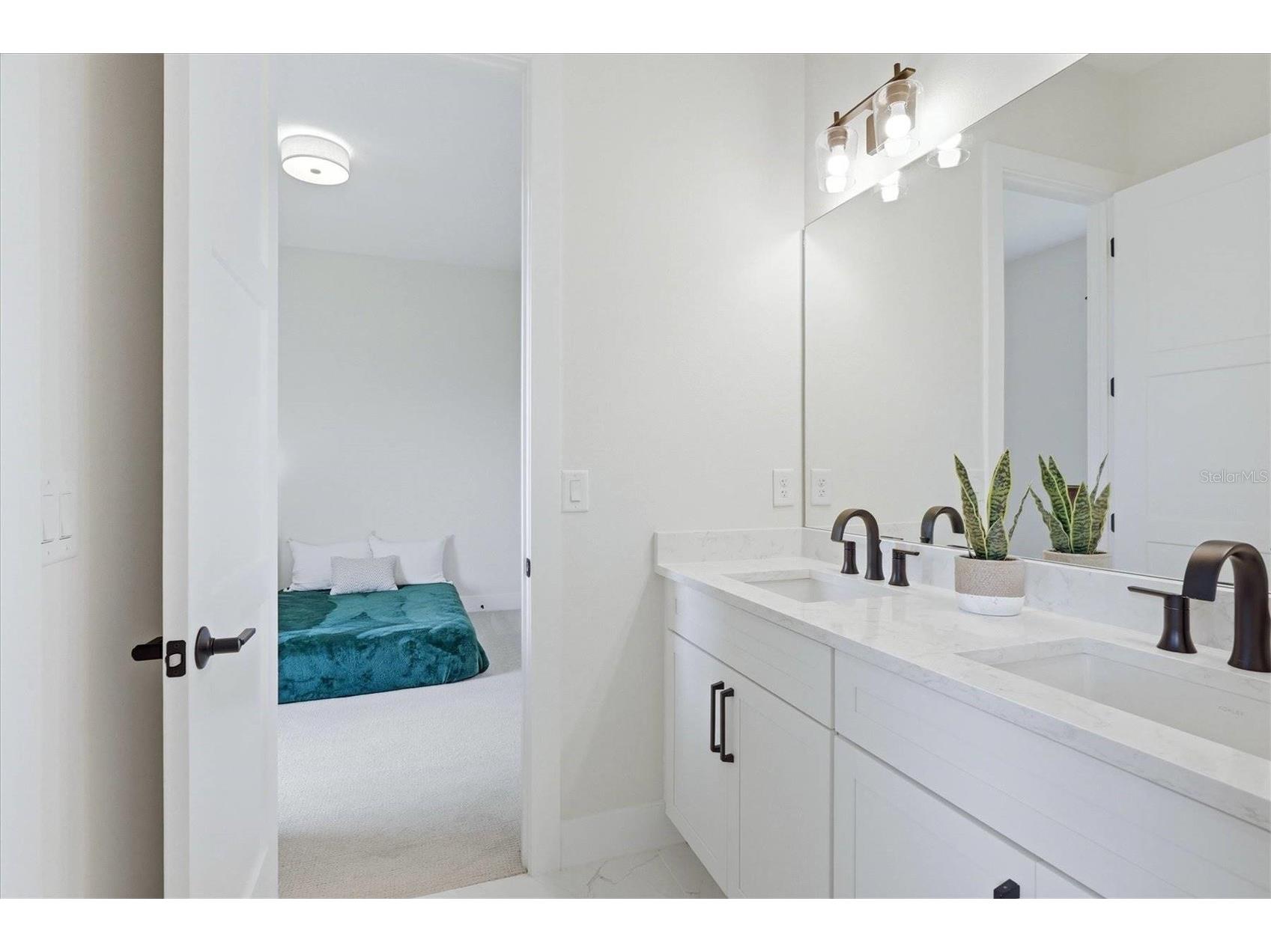 8532 Beechlake Court Sarasota FL 34240 TB8505970 image31