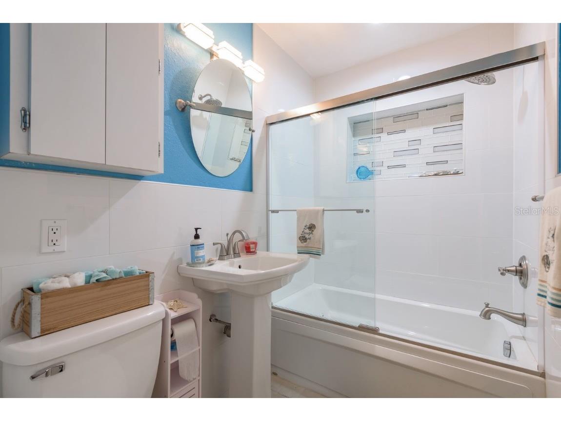 8532 Kumquat Avenue Seminole FL 33777 TB8409625 image38